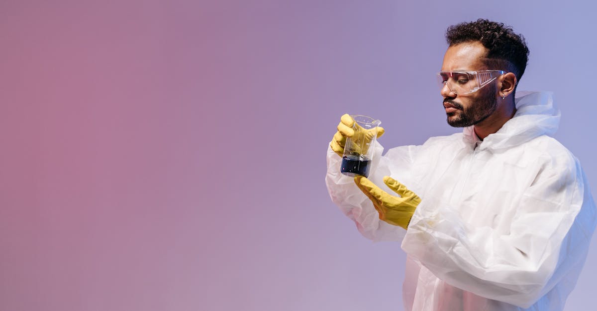 ingénieur chimiste en développement analytique spécialisé dans la conception, l'optimisation et la validation des méthodes analytiques pour garantir la qualité des produits chimiques.