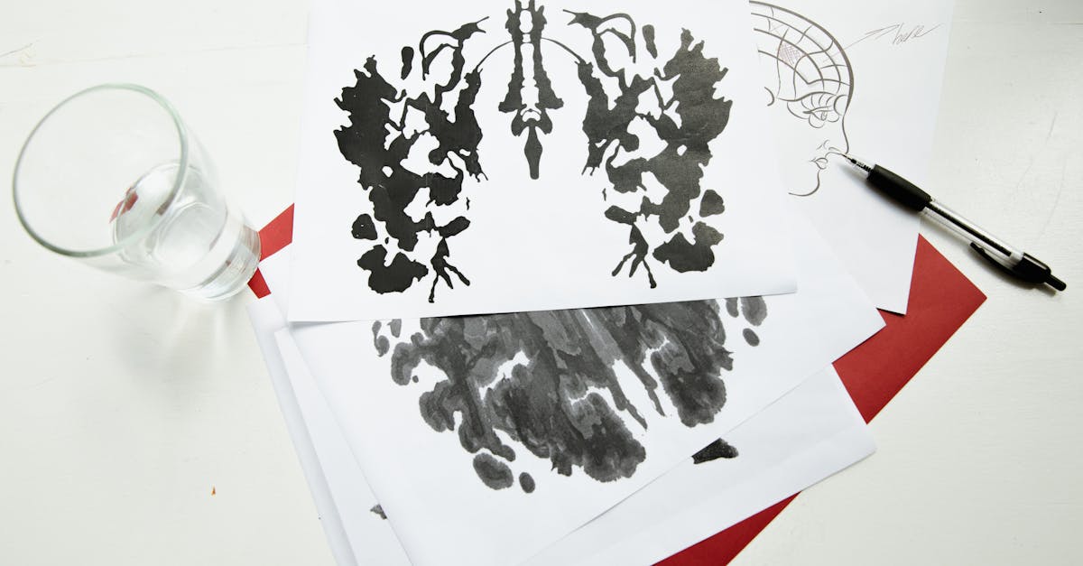 analyse d'œuvres d'art : explorez les techniques, les styles et les significations cachées derrière les créations artistiques.