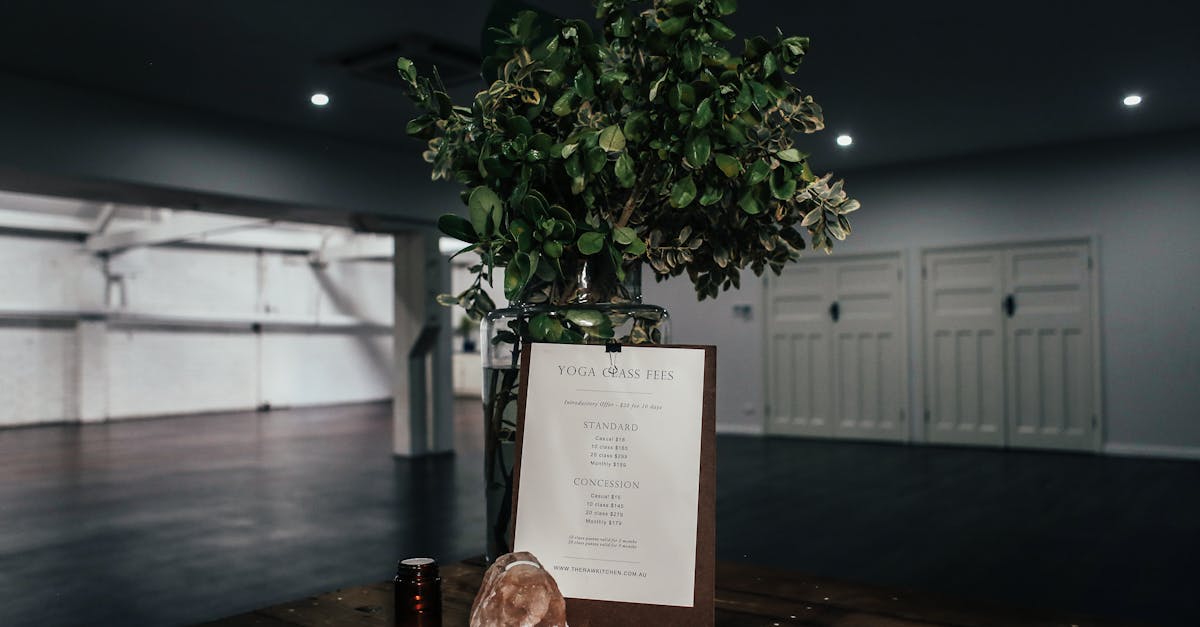 découvrez tout ce qu'il faut savoir sur les frais bancaires : types, astuces pour les réduire et conseils pour mieux gérer votre budget.