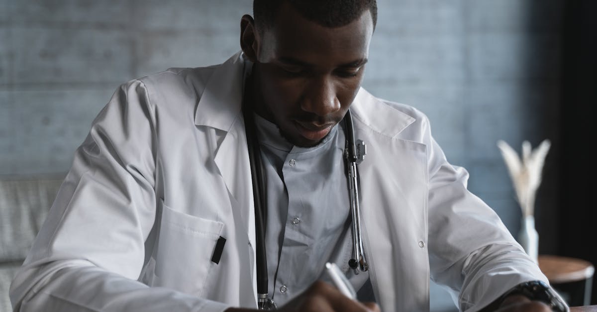 découvrez comment devenir sexologue : formation, compétences requises et débouchés professionnels dans le domaine de la sexologie.