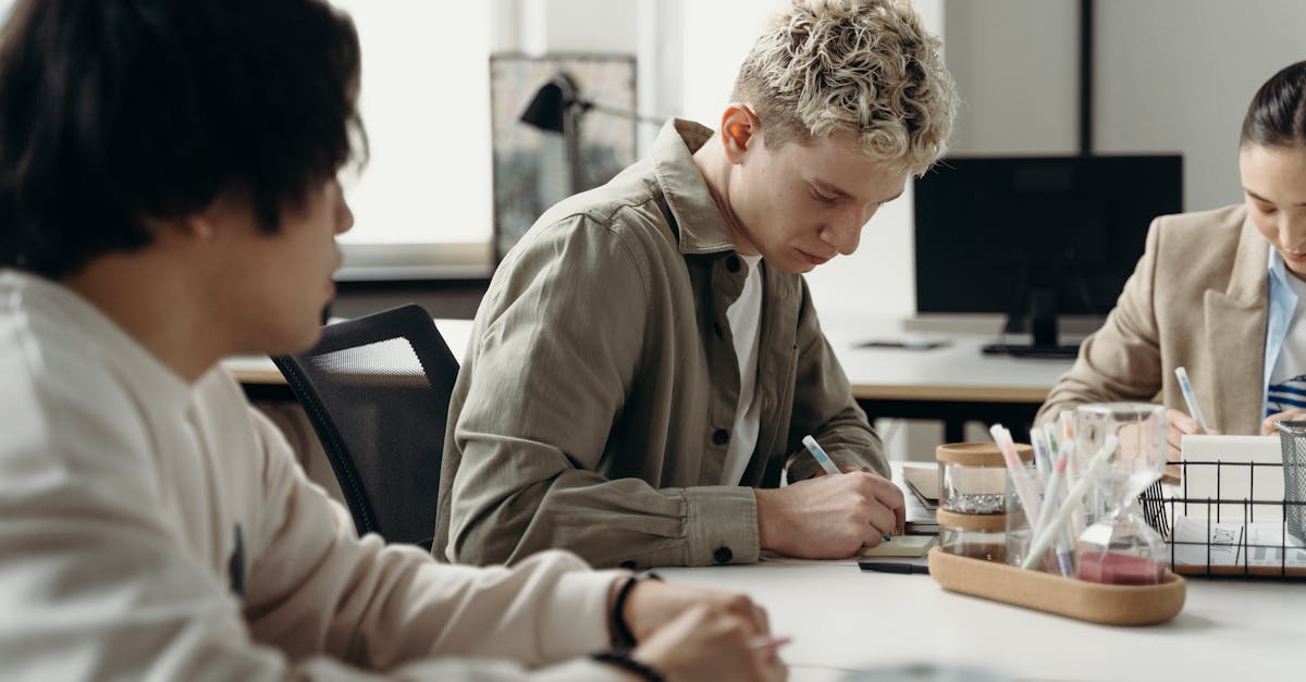 responsable de projet biodiversité : coordination et gestion d'initiatives pour la protection et la restauration des écosystèmes naturels.