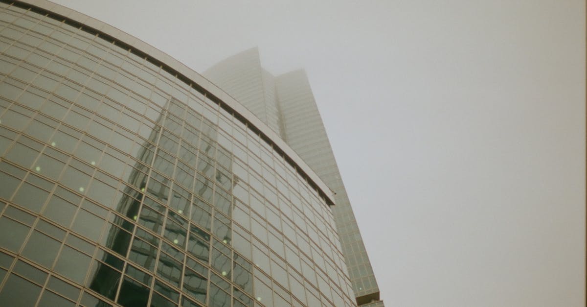 découvrez les différentes structures d'entreprise pour choisir celle qui correspond le mieux à votre projet et optimiser la gestion de votre activité professionnelle.