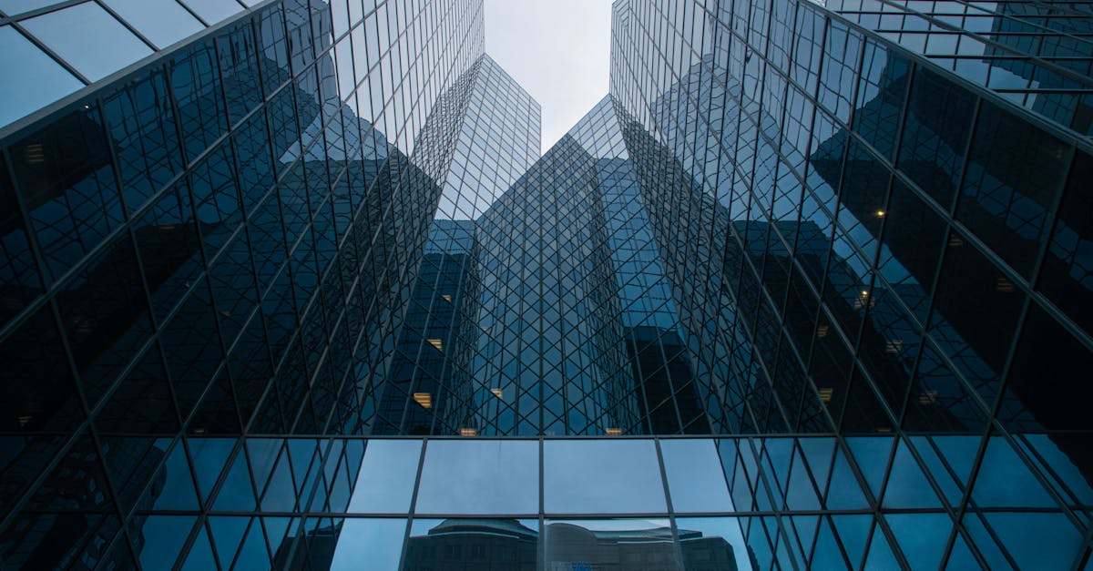 découvrez les différentes structures d'entreprise, leurs avantages et comment choisir la forme juridique adaptée à votre projet professionnel.