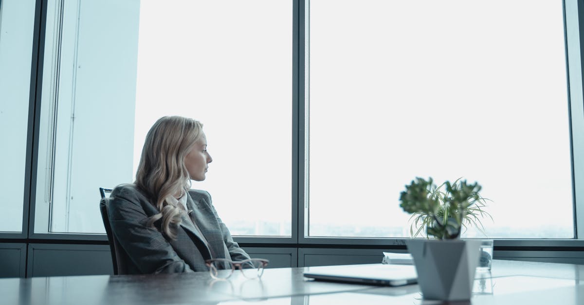 découvrez les statuts d'entreprise essentiels qui définissent les règles, les responsabilités et l'organisation interne pour assurer la bonne gouvernance de votre société.