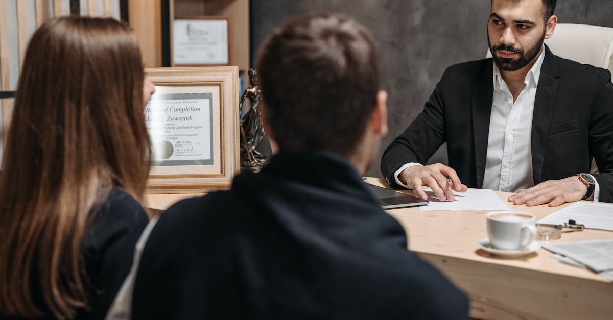 tout savoir sur la modification du contrat de travail : conditions, procédures et droits des salariés et employeurs.