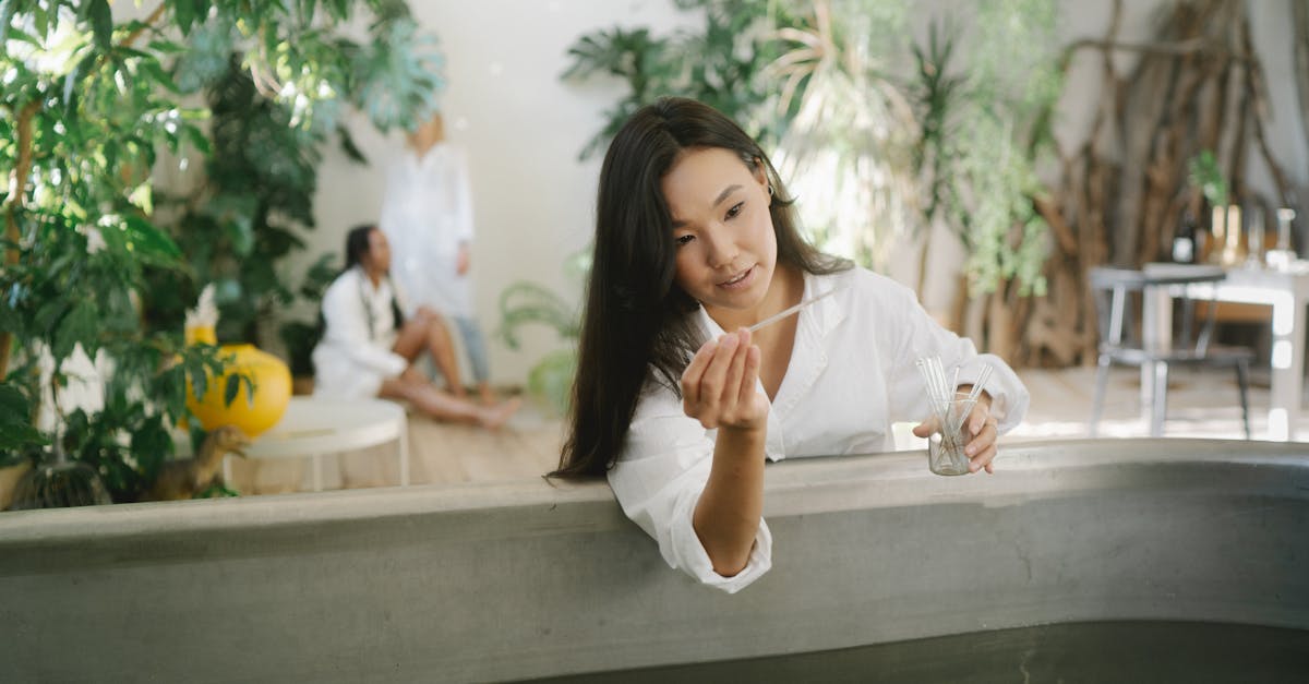 biologiste de l'environnement spécialisé dans l'étude des écosystèmes, la protection de la biodiversité et la gestion durable des ressources naturelles.