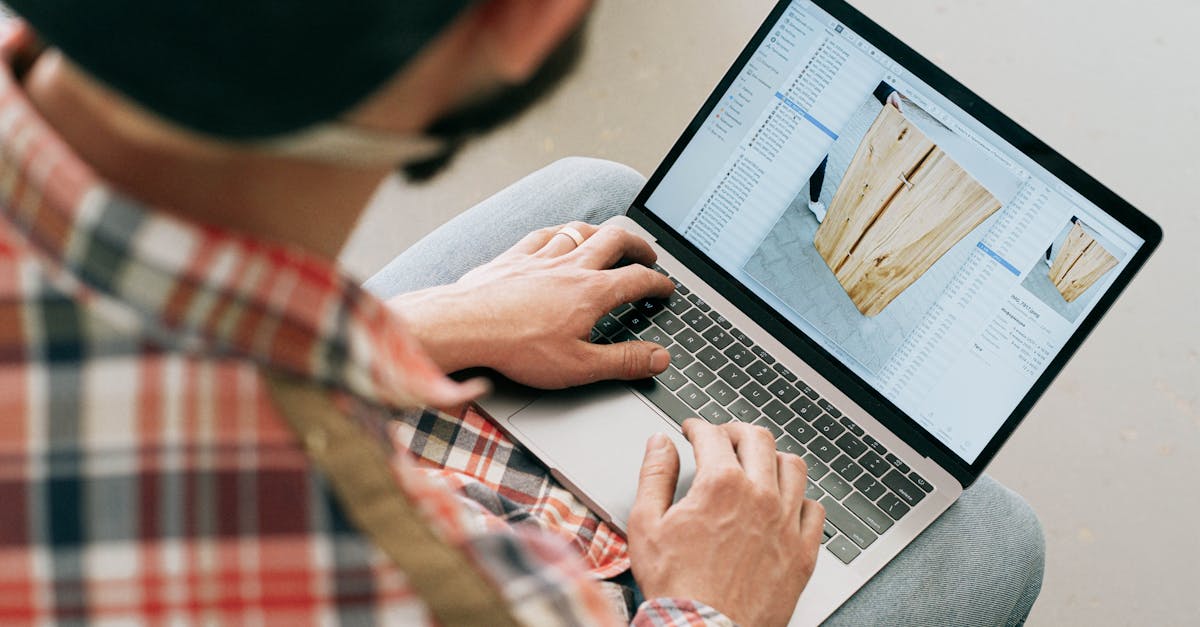 artisan spécialisé dans la fabrication de meubles sur mesure alliant savoir-faire traditionnel et design contemporain pour des créations uniques et personnalisées.