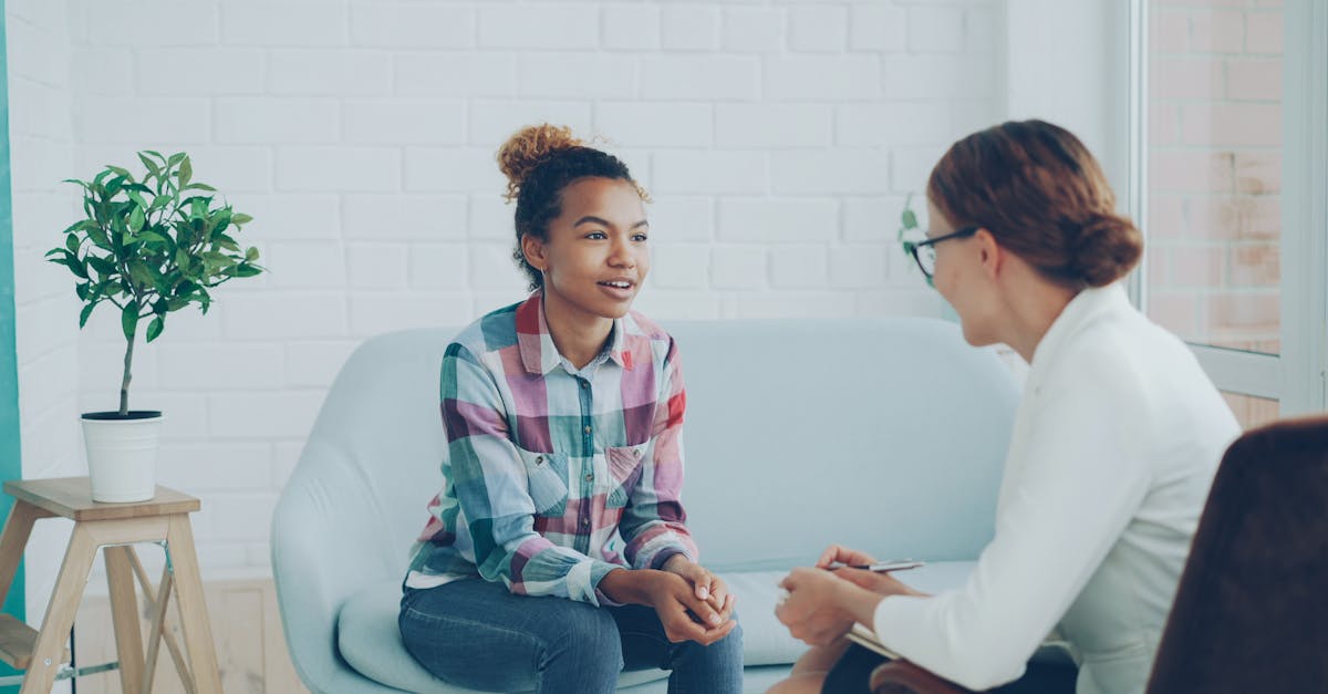 le conseil génétique offre un accompagnement personnalisé pour comprendre les risques héréditaires, faciliter la prise de décision médicale et soutenir les patients dans leur parcours de santé.