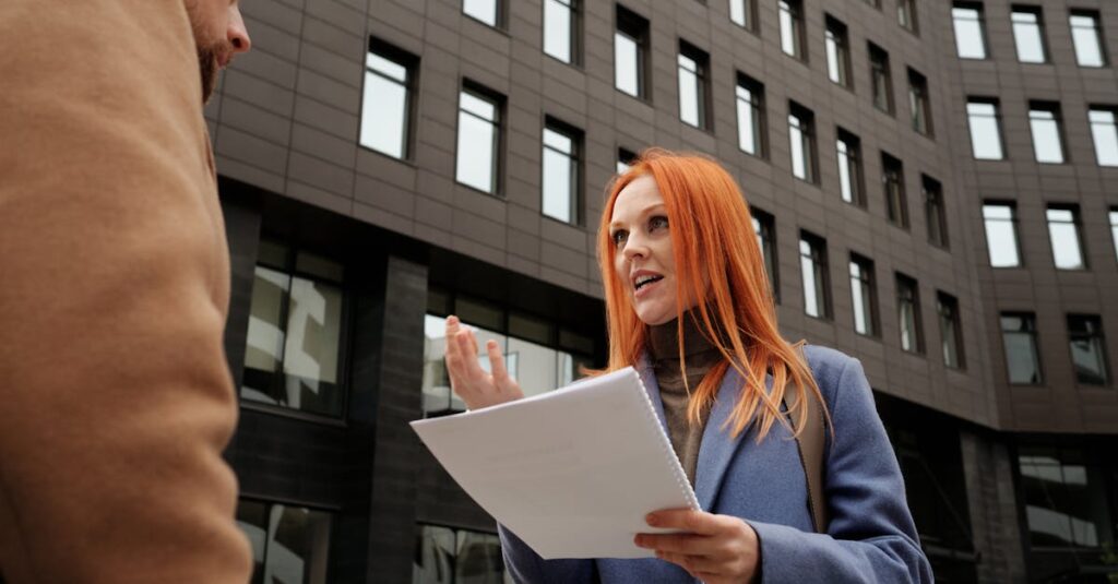 découvrez tout sur les sociétés holding : définition, fonctionnement, avantages et rôle dans la gestion de participations financières.