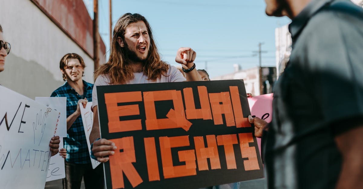 découvrez les droits essentiels des propriétaires pour gérer efficacement leurs biens immobiliers et protéger leurs intérêts.