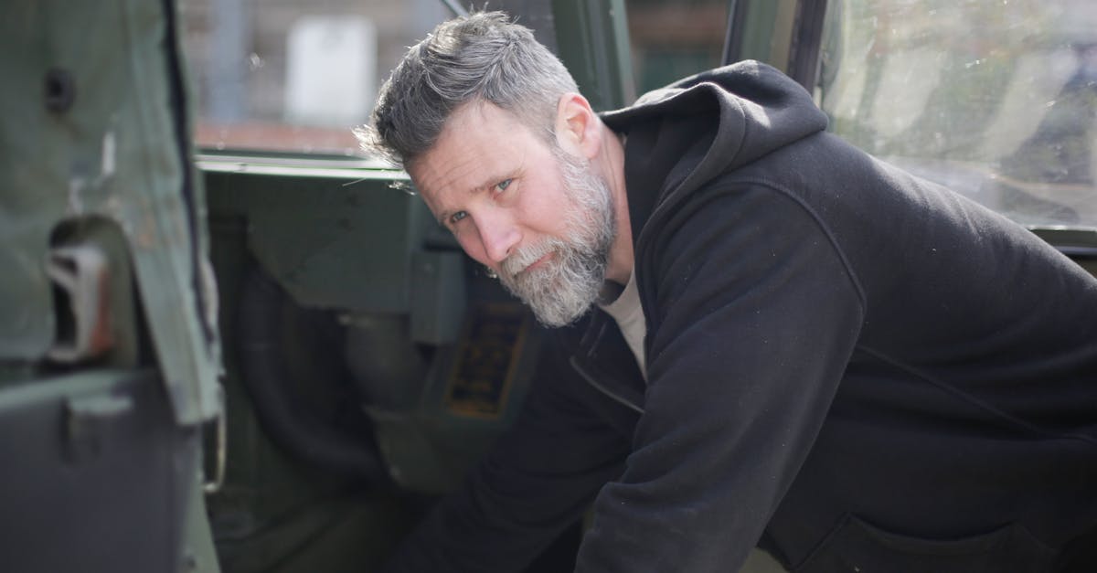 spécialiste en ingénierie mécanique et développement commercial, expert en optimisation des processus industriels et gestion de projets techniques.