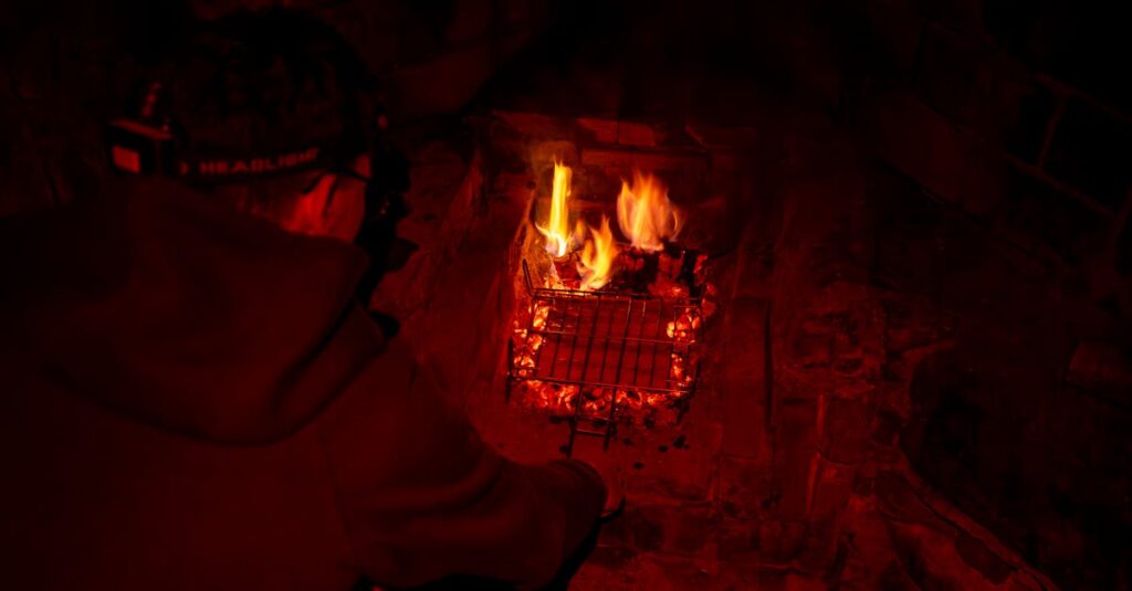 découvrez le métier de géologue minier : expertise en exploration, extraction et analyse des ressources naturelles pour un secteur minier durable et innovant.