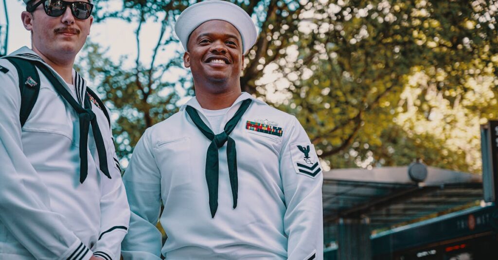 Découverte des matelots et matelotes de la marine nationale découvrez le quotidien, les missions et les compétences des marins de la marine navale, véritables gardiens des mers et experts en navigation.