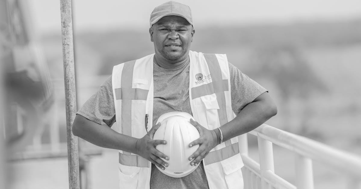 ingénieur en sécurité nucléaire spécialisé dans l'évaluation des risques, la prévention des incidents et la mise en œuvre de protocoles pour garantir la sûreté des installations nucléaires.