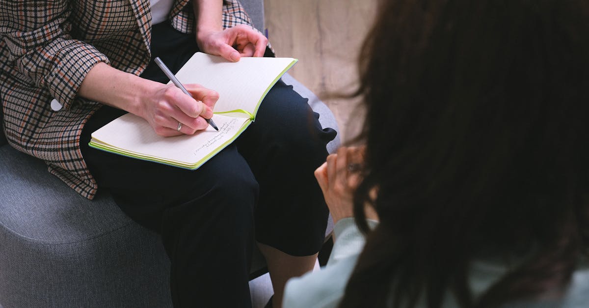 découvrez le rôle essentiel de l'ergothérapeute, spécialiste qui aide à améliorer la qualité de vie en favorisant l'autonomie au quotidien.