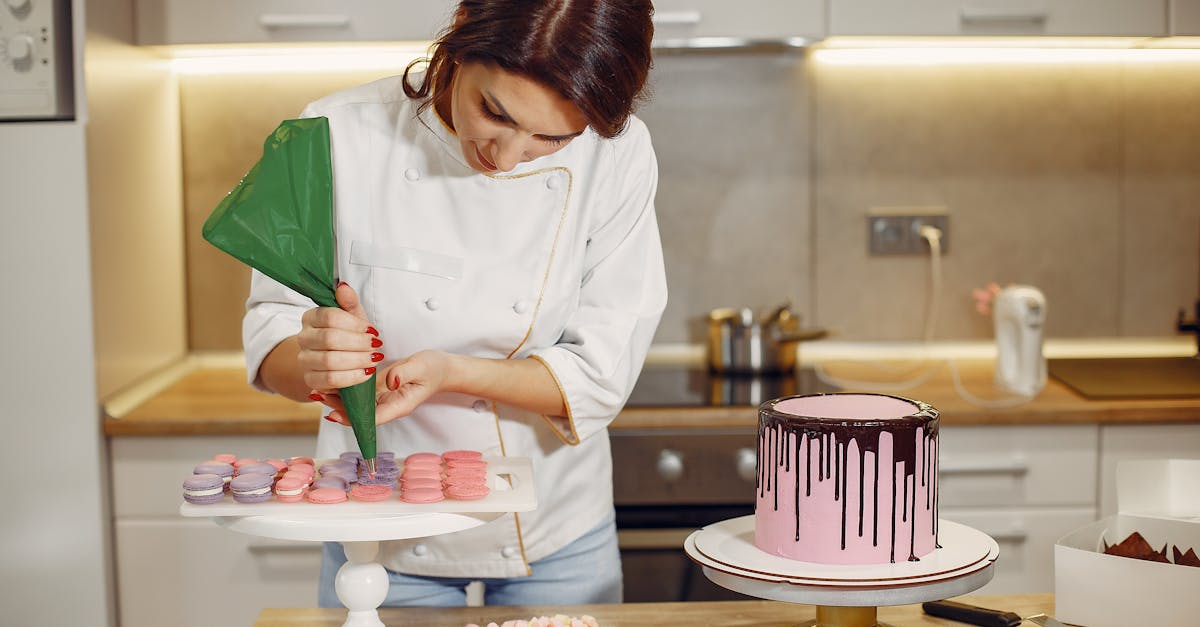 découvrez le métier de chef pâtissier : créativité, techniques raffinées et passion pour l'art sucré. devenez un expert des desserts gourmands et innovants.