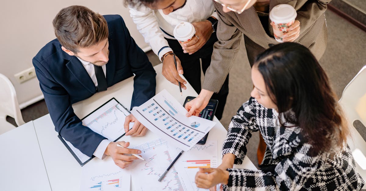 chef d'équipe des travaux publics : coordonne et supervise les projets de construction et d'entretien des infrastructures publiques pour garantir leur qualité et sécurité.