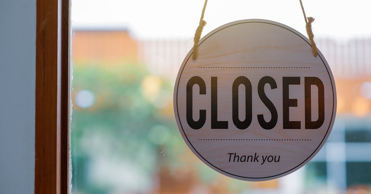 informations importantes sur la fermeture temporaire ou définitive du restaurant, incluant les raisons, les dates et les alternatives proposées.