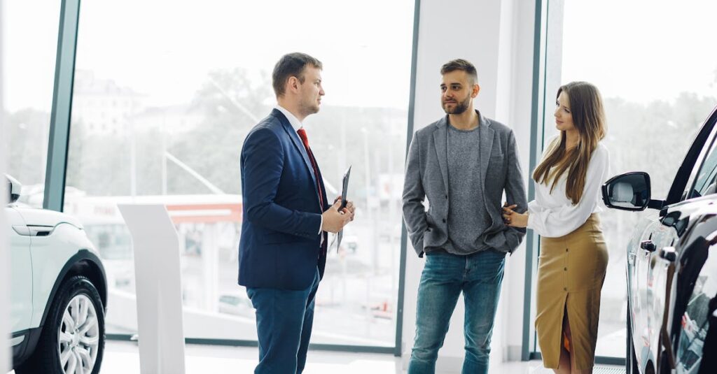 Poste de vendeur ou vendeuse en micro-informatique et multimédia découvrez le rôle et les compétences clés d'un salesperson, expert en techniques de vente et relation client pour optimiser les performances commerciales.