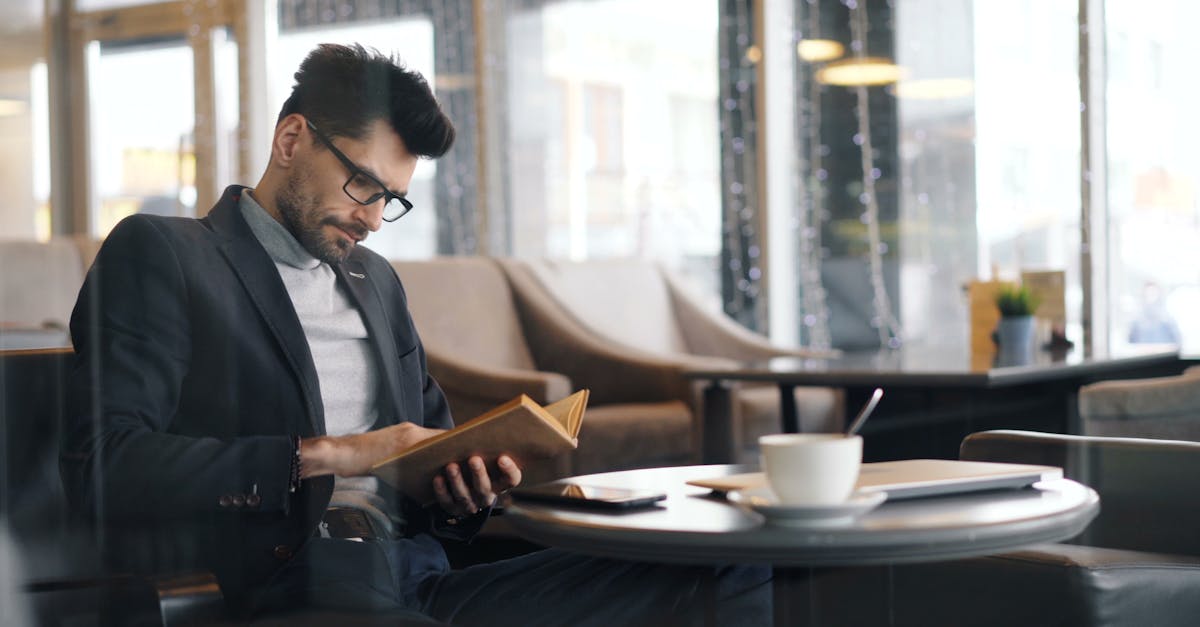 découvrez tout ce qu'il faut savoir sur le self-entrepreneuriat : conseils, démarches, avantages et astuces pour réussir en tant que travailleur indépendant.