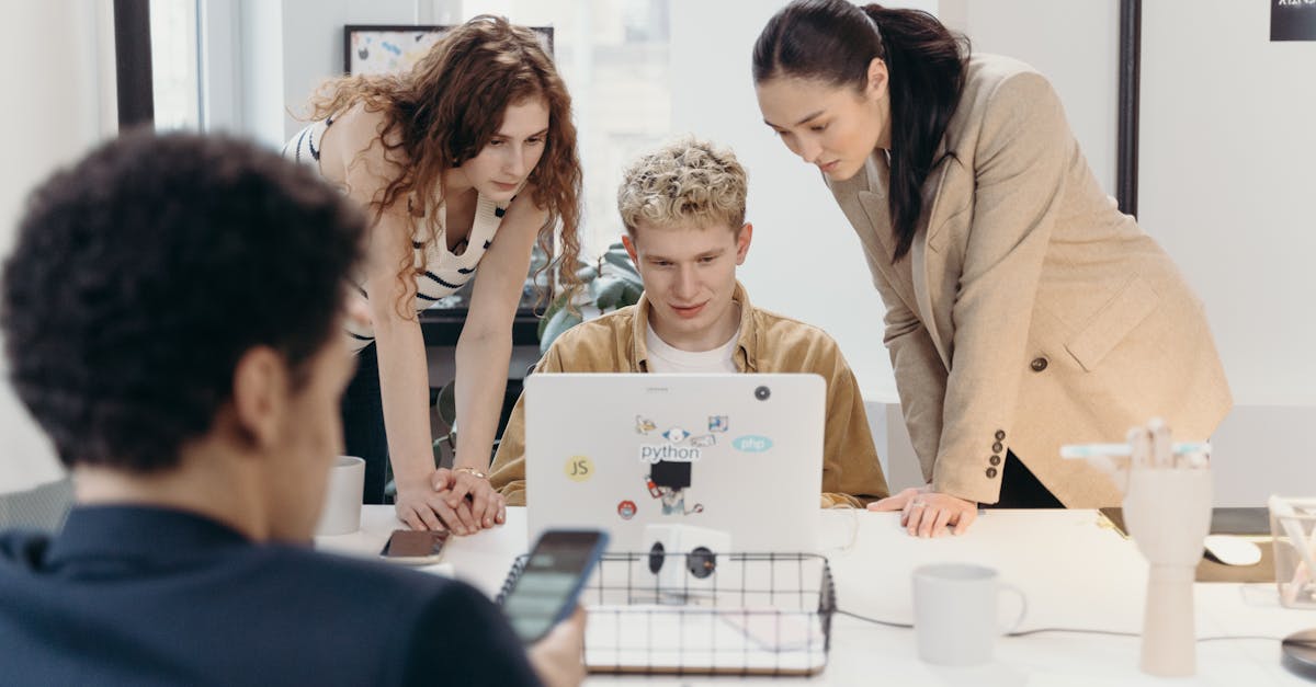 gérez efficacement l'inscription et le suivi du personnel avec notre système de gestion du registre du personnel.