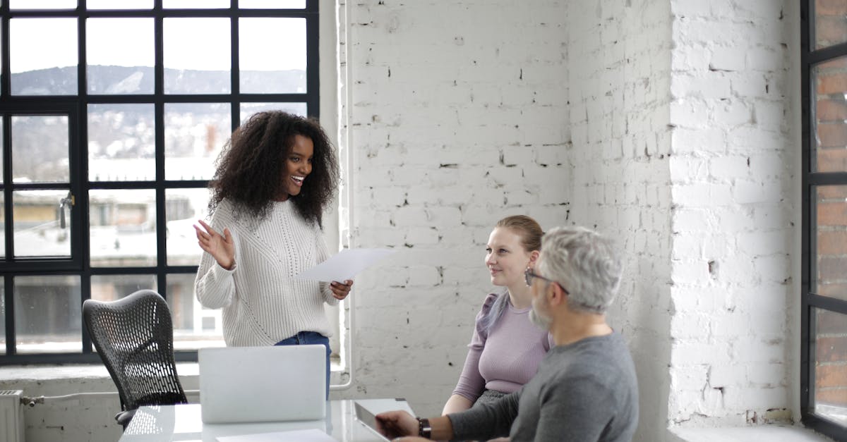 découvrez nos solutions de staffing adaptées pour recruter rapidement et efficacement les talents dont votre entreprise a besoin.