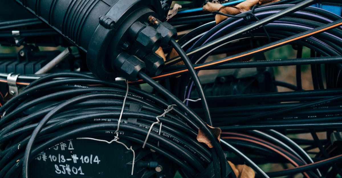 installateur en télécommunications spécialisé dans l'installation, la maintenance et le dépannage des réseaux de téléphonie et internet pour particuliers et entreprises.