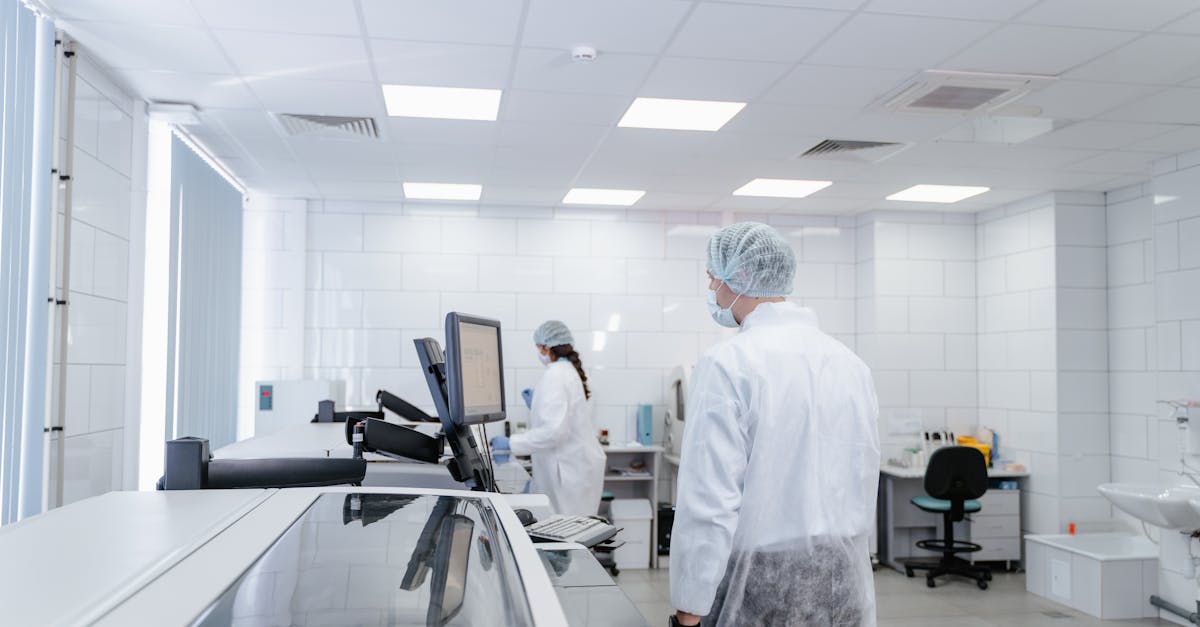 professionnels spécialisés dans le soin, l'élevage et la gestion des animaux de laboratoire pour la recherche scientifique.