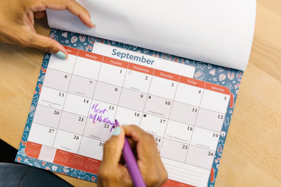 Calendar planning vacation days around public holidays