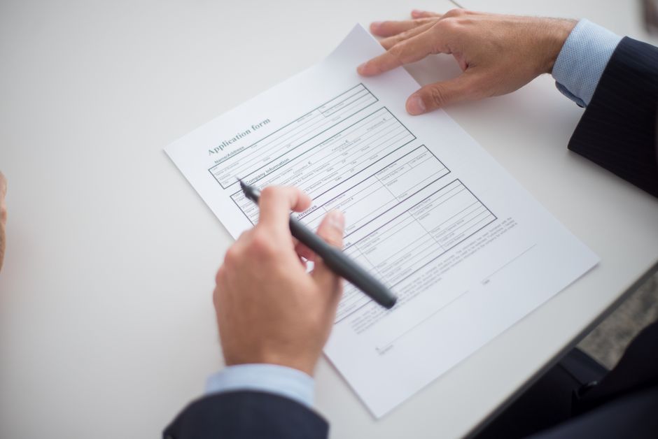 Certificat de travail : contenu, remise, erreurs à éviter, modèle et droits du salarié