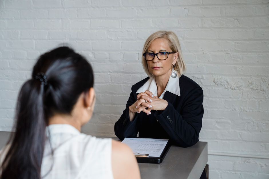 Négociation entre un salarié et un manager en entretien